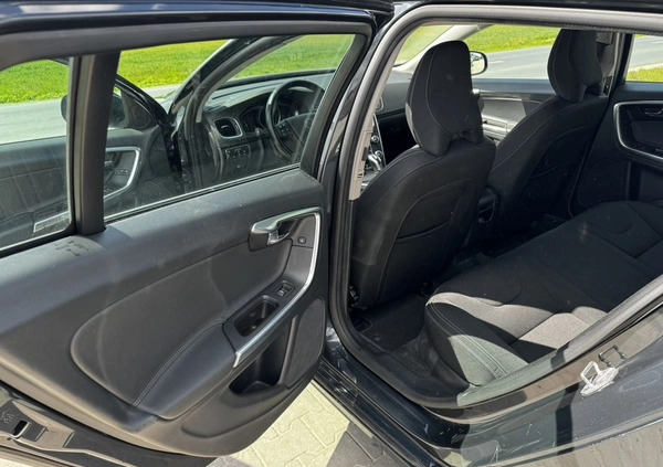 Volvo V60 cena 39999 przebieg: 235000, rok produkcji 2015 z Pajęczno małe 436